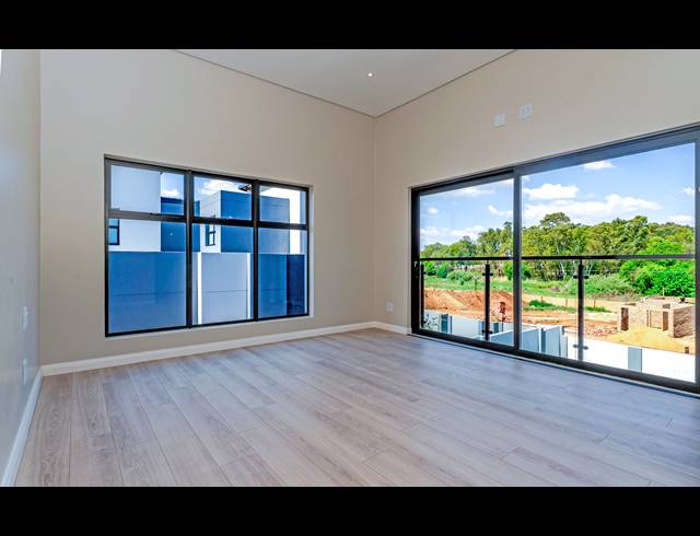 4 BEDROOM FREEHOLD FOR SALE IN OLIFANTSFONTEIN